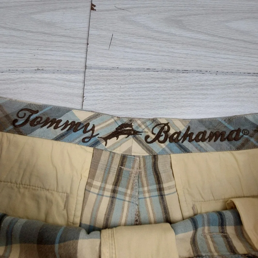 Tommy‎ Bahama Plaid Shorts Mens 36 Blue Tan Linen Silk Blend Flat Front Casual